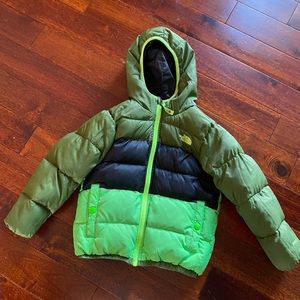 North face moondoggy toddler boys reversible jacket neon green black down jacket